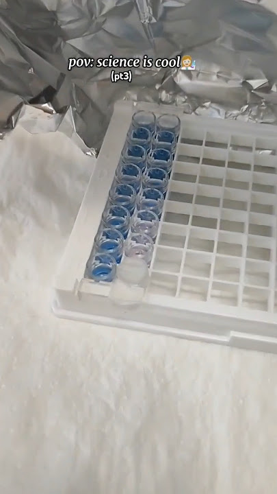 the color change😍 #science #sciencelab #cool #youtubeshorts #shorts #lab #girl #scientist
