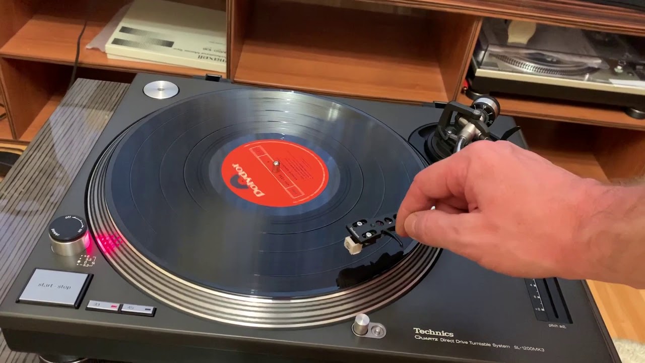 Technics SL 1200MK3 - YouTube