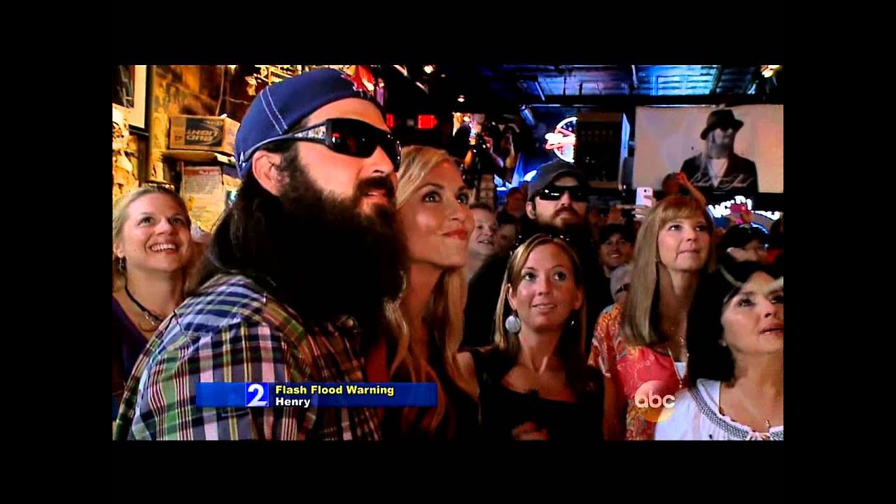 Derek and Kellie on Country's Night to Rock 081213