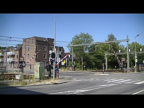 Spoorwegovergang Groningen Europapark // Dutch railroad crossing