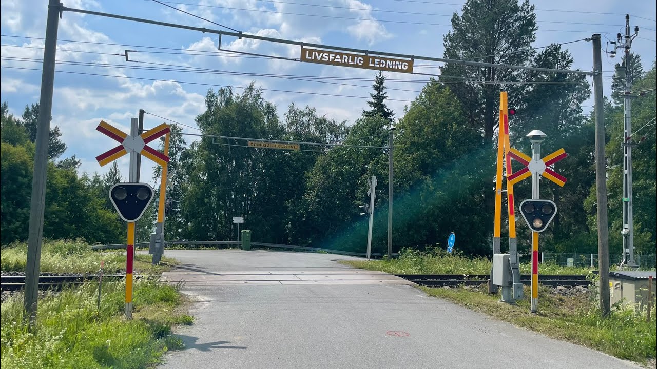 Järnvägsövergång Ås // Railroad crossing