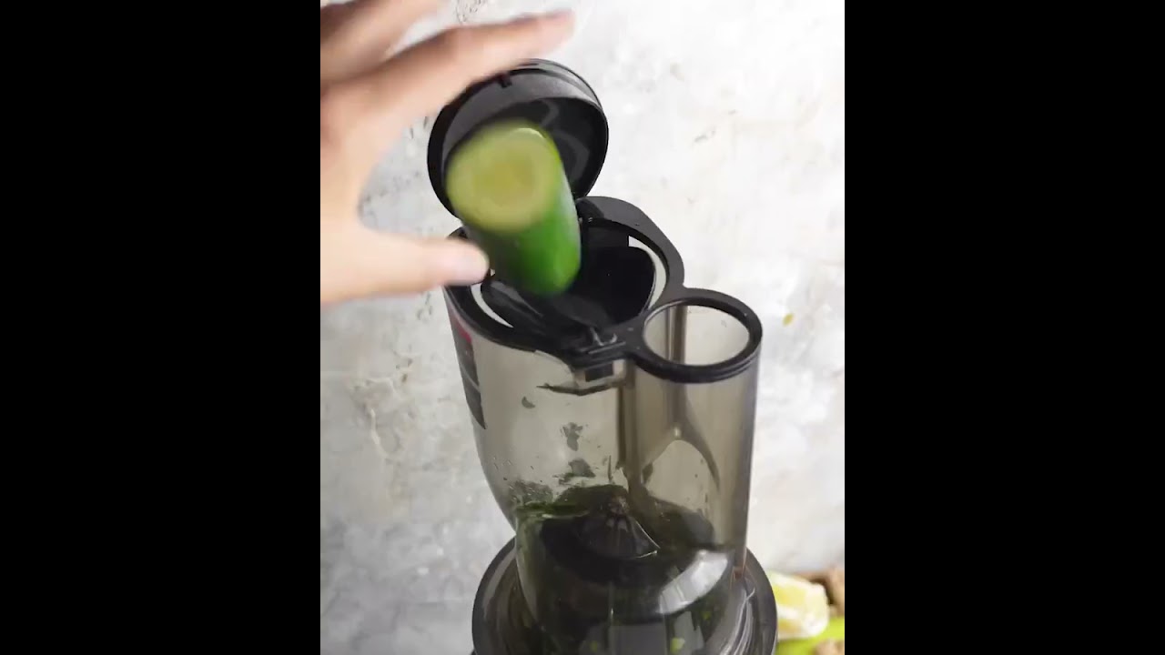 wie wäre es mit einem erfrischenden grünen Saft mit dem Kuvings Slow Juicer REVO830? 🌿🍏 