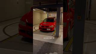 Scooping the Evo 8 GSR in Shinjuku #evo8 #jdm #turbo #japan #japancarculture