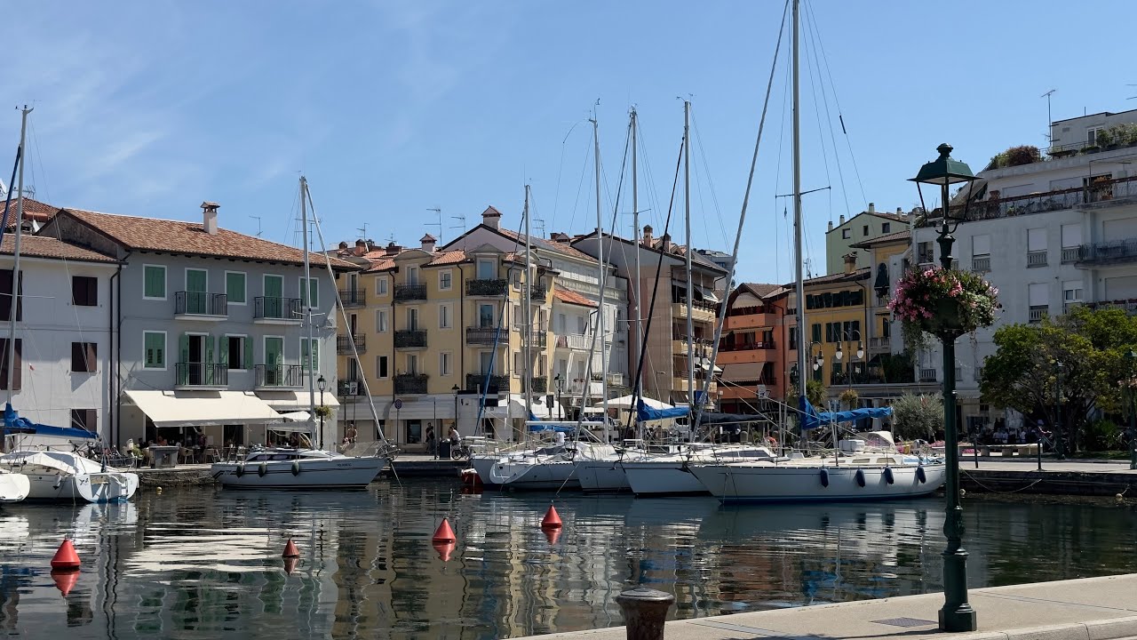 Utazik a CSALÁD 5. - Grado, a tengerparti ÉKSZERDOBOZ