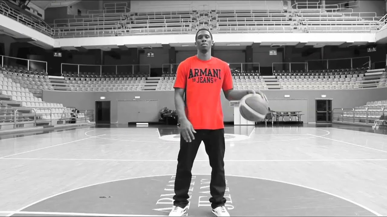 Armani Jeans - Inside Milano Basketball Team