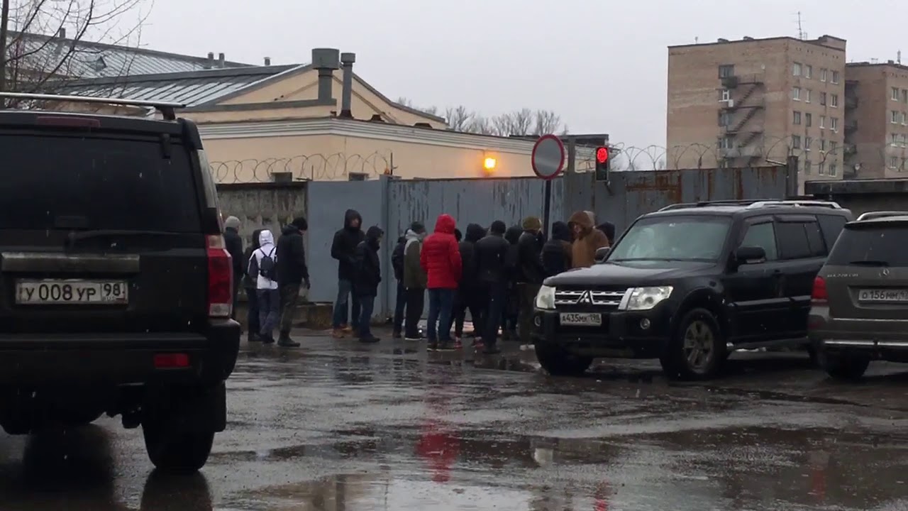 Очередь на площадку шоссе революции - YouTube