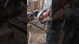 Cutting Threads on 3/4" Black Iron Pipe! #powertools