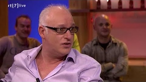 KLASSIEK: Johan en René achtervolgd door horrorclow - VOETBAL INSIDE