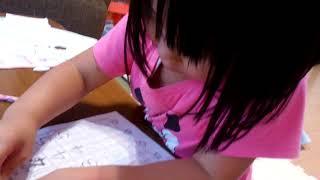 ひなちゃん、数字の練習中!