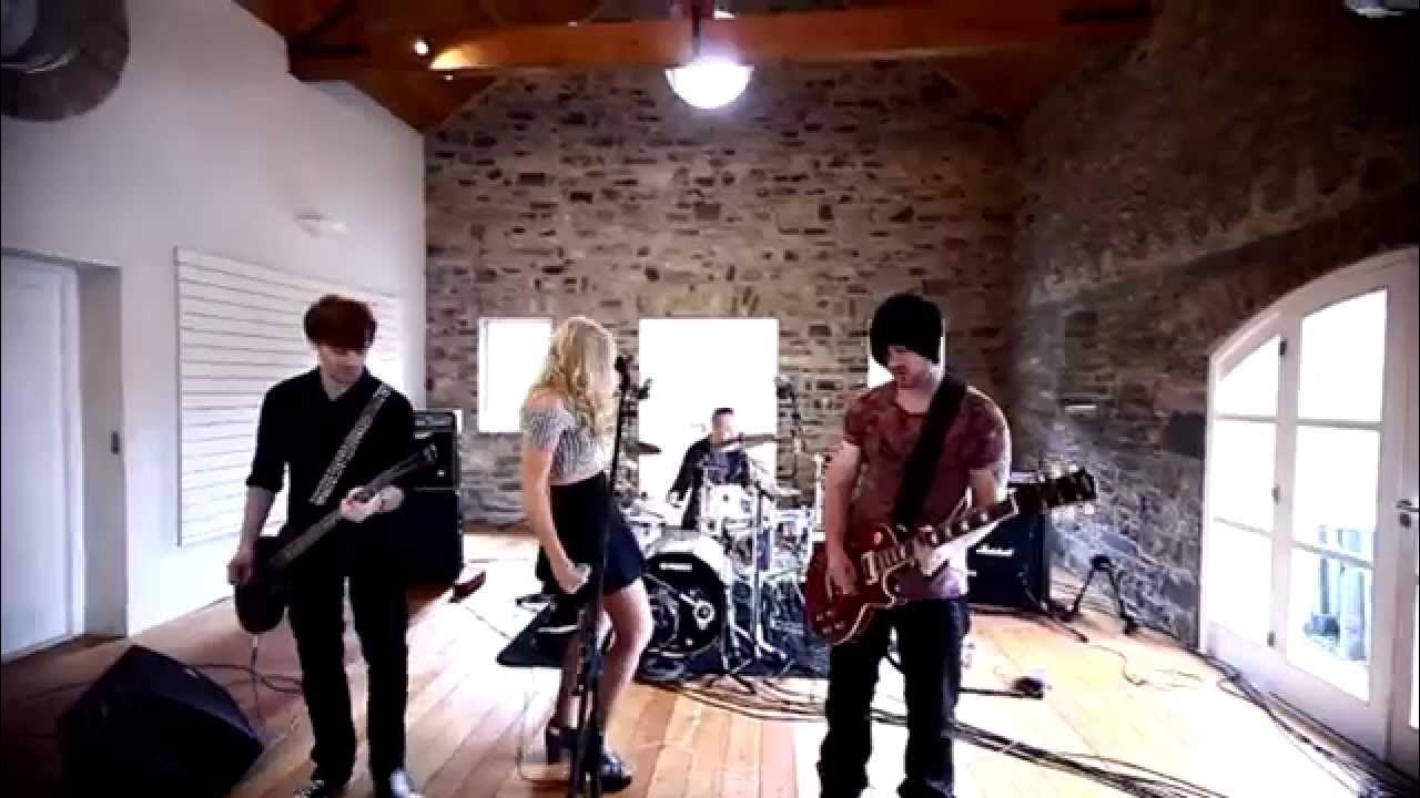 Open Your Eyes - Privado - Official Video Open Your Eyes - Privado - Official Video
