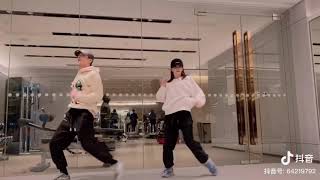 Gao Hanyu & Bai Lu dance in TikTok