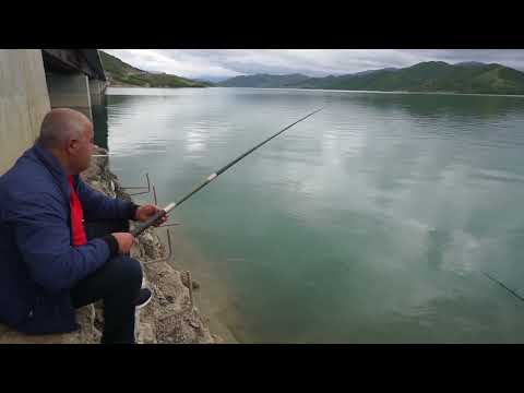 Video: Si Të Zgjidhni Një Shufër Tjerrje Për Peshkim
