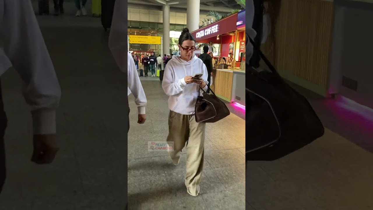 Tania Shroff spotted at the airport, making a chic statement✈️🤩