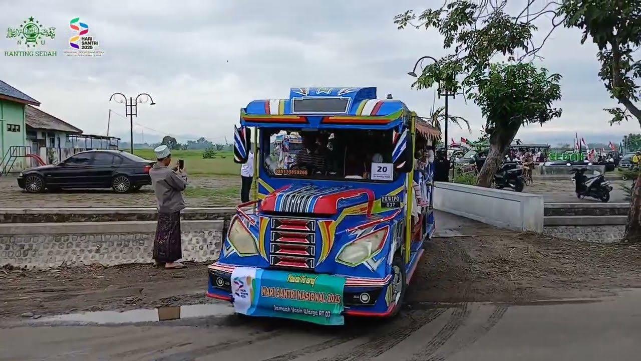 Pawai Taaruf Hari Santri Nasional 2025