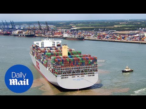 World's Largest Container Docks In Felixstowe - Daily Mail
