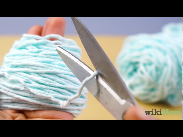 3 Ways to Make a Yarn Pompom - wikiHow