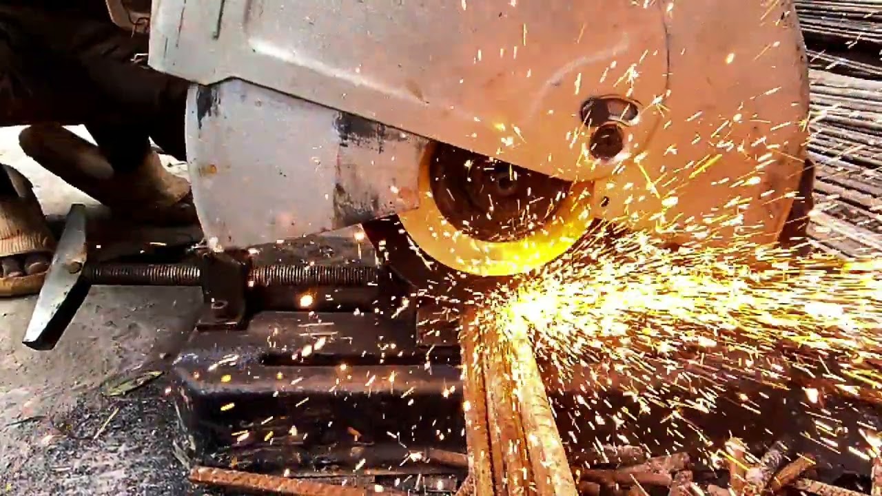 Metal cutting sparkles | Super SlowMo | 960fps