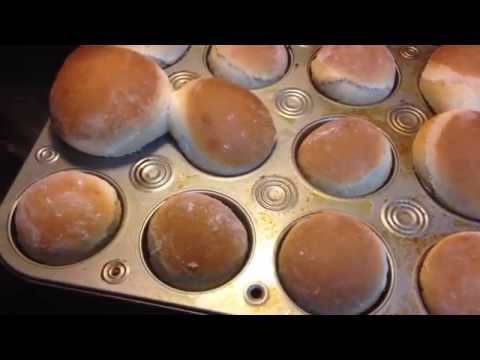 Mom's Cafeteria Style Rolls