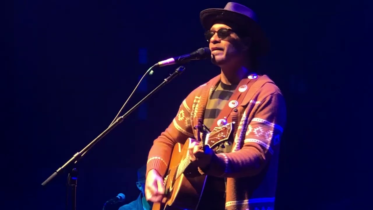 Amos Lee “Windows are rolled down” Orlando FL 10/23/22 YouTube