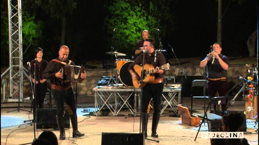 A BALLARE :  ballo sardo  di Austis  tradizioni Sardegna