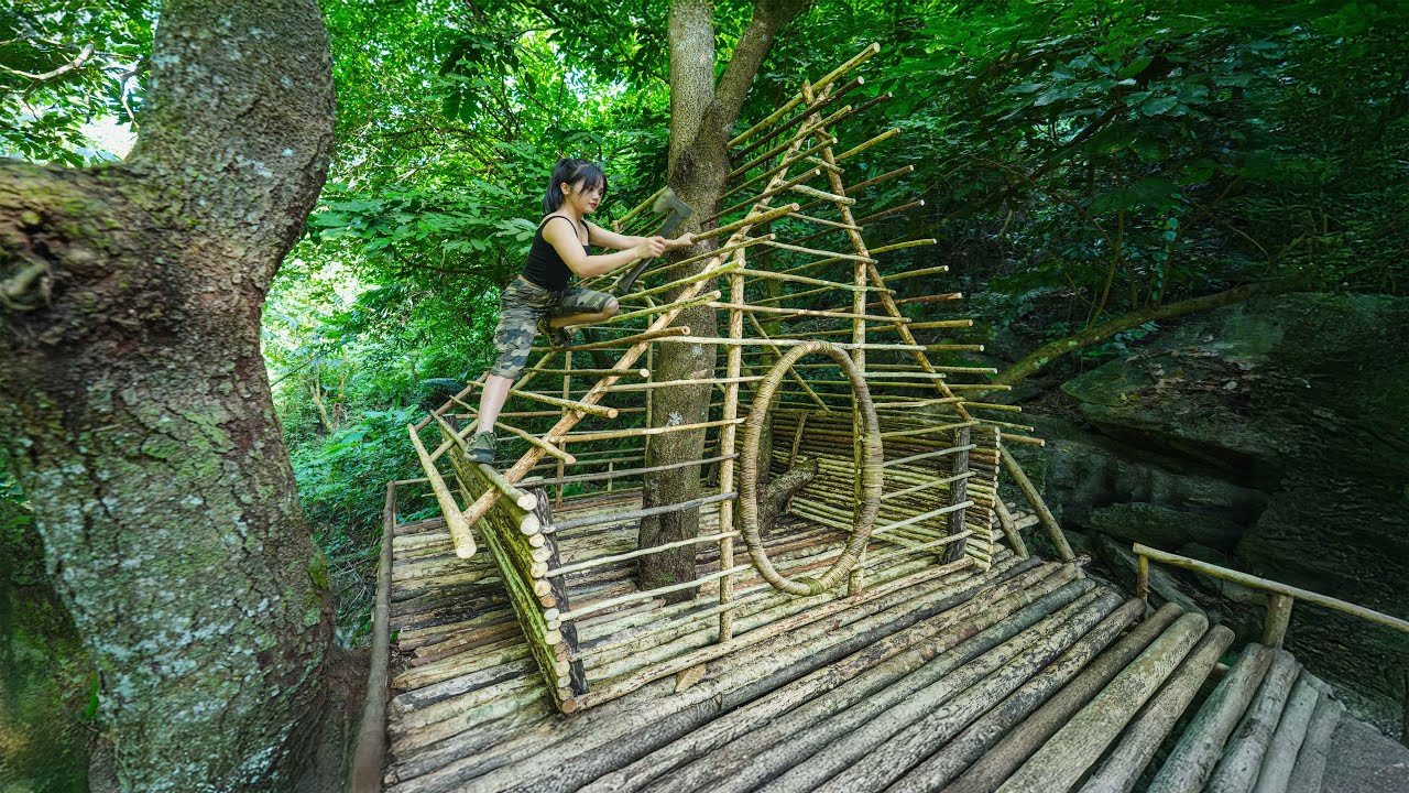 Effort To Complete The Wooden Cabin Shelter - Overnight In The Old Tree, Part 2