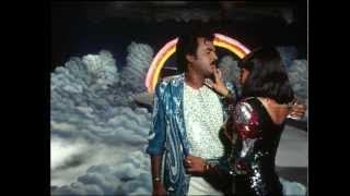 Manithan - Yedho Nadakkiradhu song