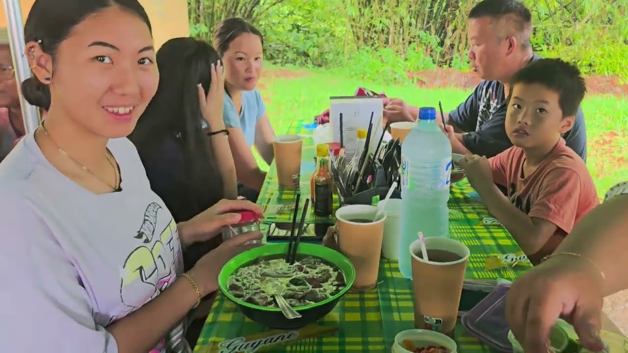 Peb mus noj pho nyob zoo  cacao Guyane 