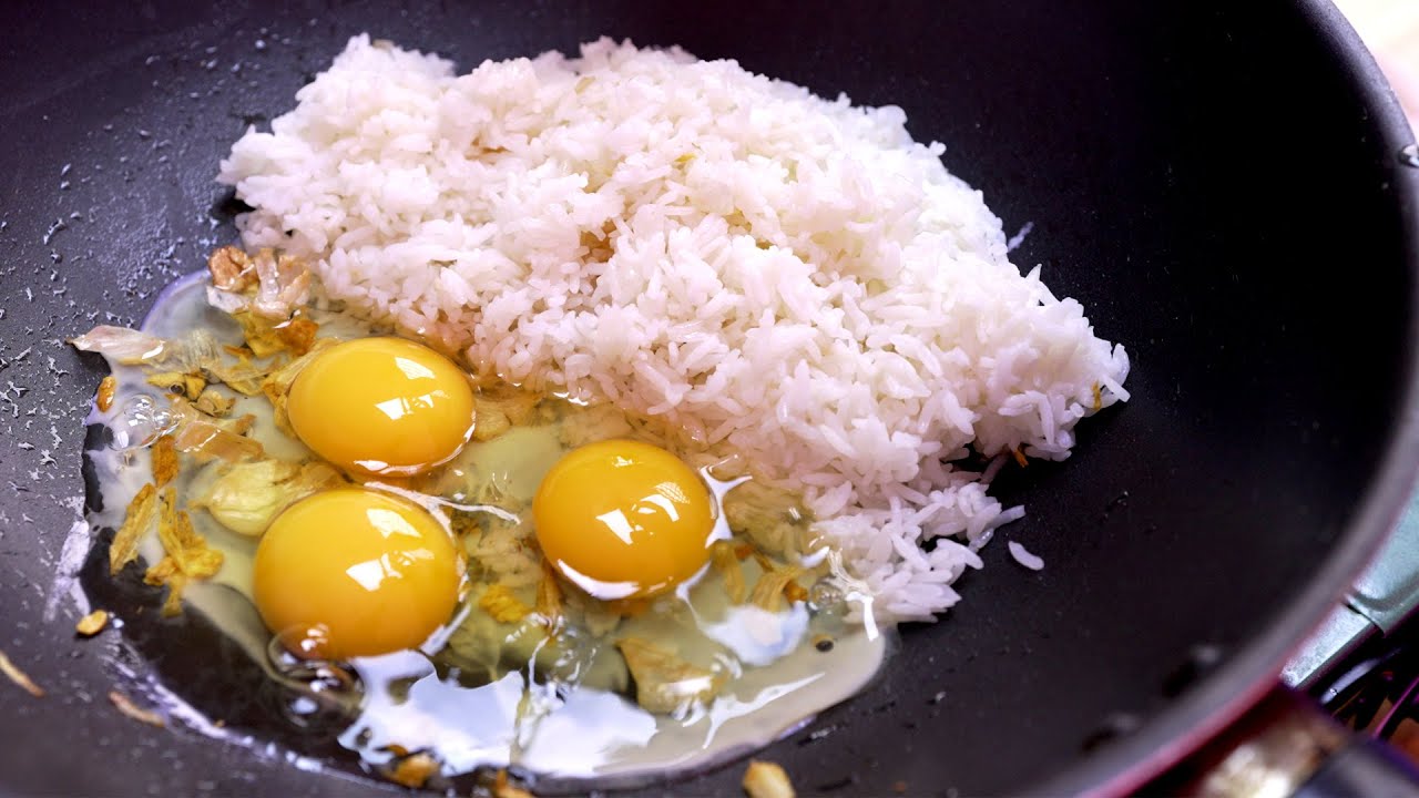 ข้าวผัดไข่แบบไทย จากของเหลือในตู้เย็น : ทำกินชิลๆ