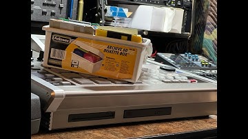 MV 8000 loading drums from old mpc floppy disc 💾and making a hip hop beat live.