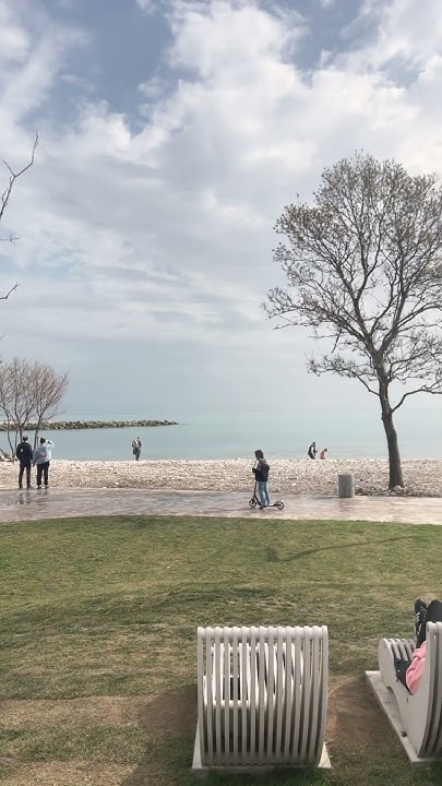 Скамейки и вид на море в парке молодежный #shortsvideo #югроссии #sea # ...