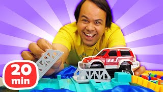 O que o carro vai fazer ao chegar na casa do amigo? História infantil com brinquedos em português