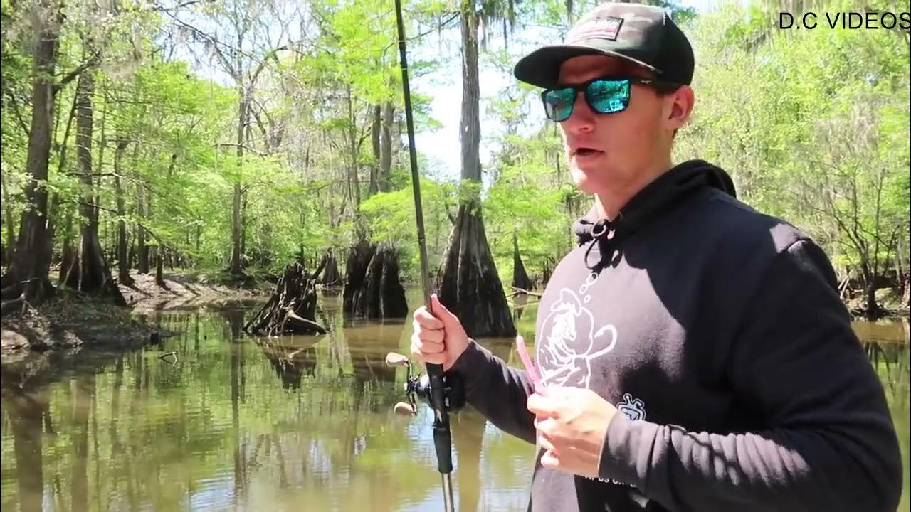 How to Fish a Floating Worm on Cover for Bass Tips & Catches Top