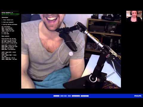 Video till Spelprofil rakar annan spelprofil med robot