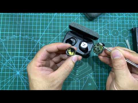 Sennheiser be careful when changing the battery