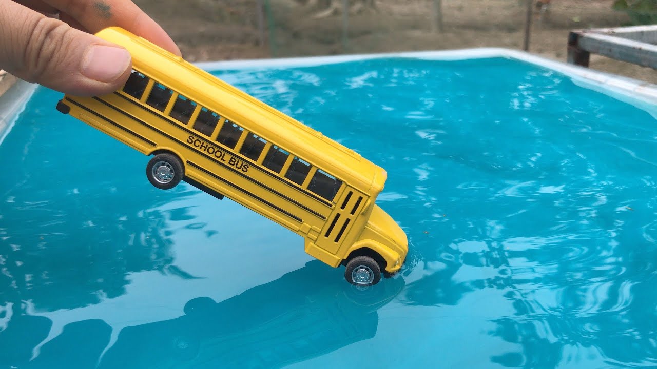 Cars Fall In The Water Welly Cars #33 : School Bus