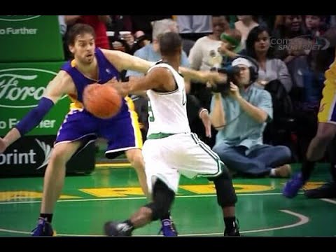 Rajon Rondo's signature Lay up - YouTube