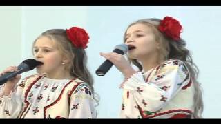 Video thumbnail of "Anastasia si Nicoleta Savciuc-Astazi  s-a nascut Hristos."