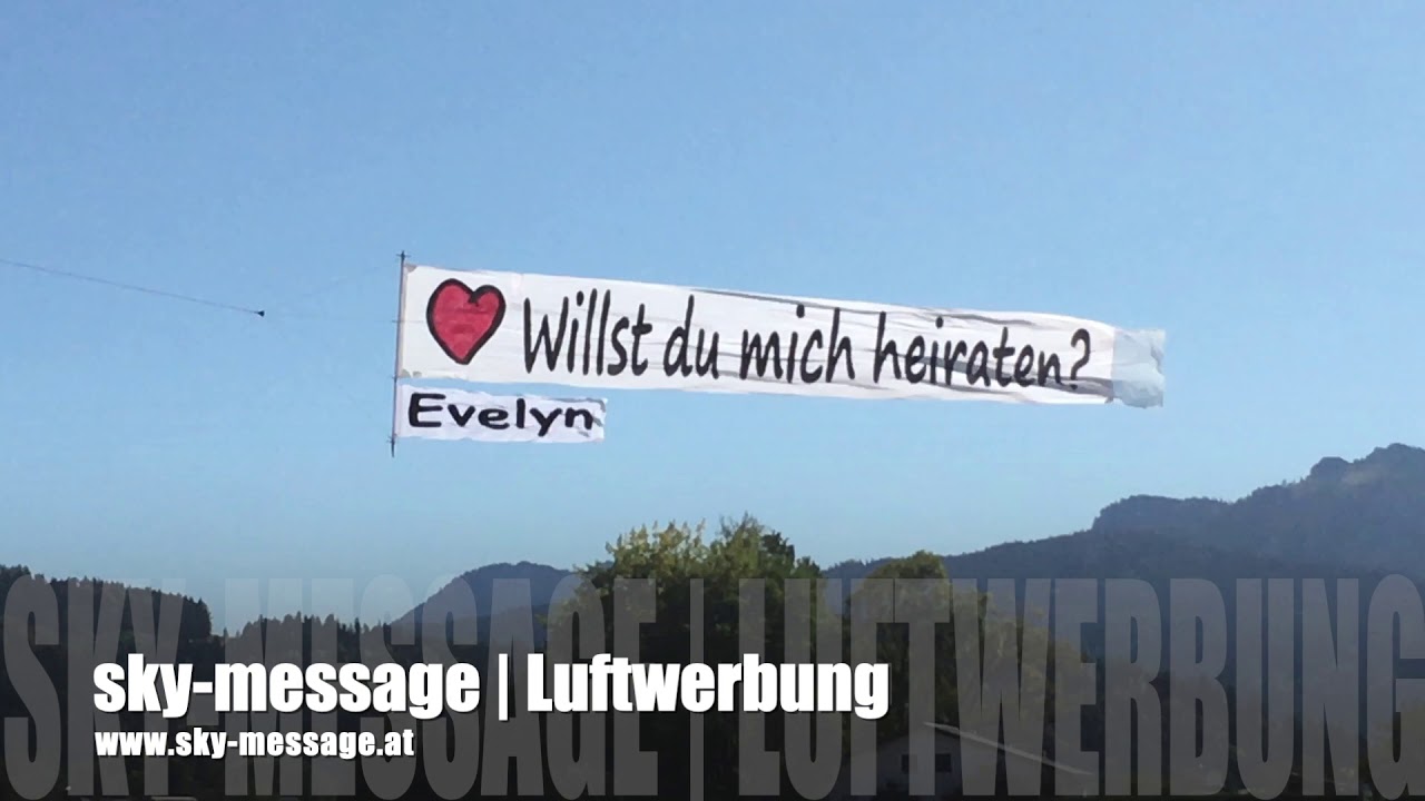 Heiratsantrag für Evelyn by sky message Luftwerbung
