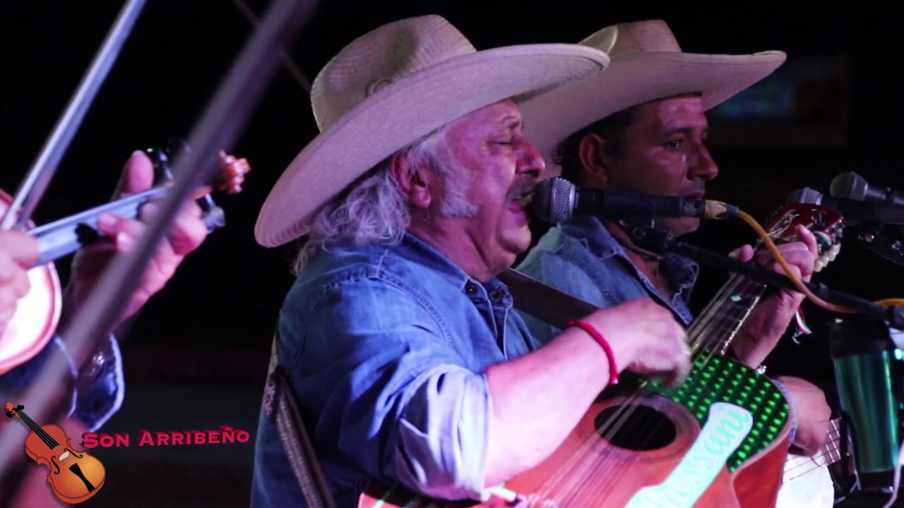 EL DR. CHESSANI Y SUS HUAPANGUEROS PARODIA DONALD TR