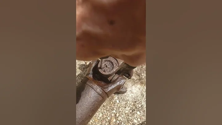 REMOVE Driveshaft u-joint clips the EASY way.