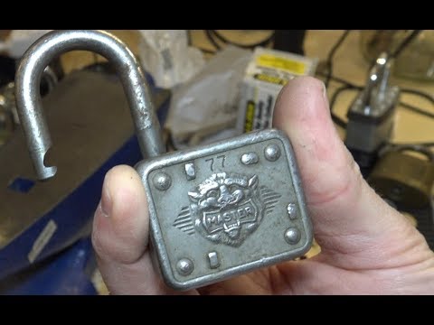 (306) Vintage Master Lock no 77 Single Pin Picked