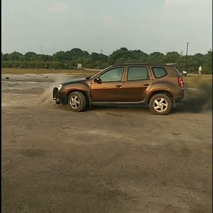 Renault Duster Drifting