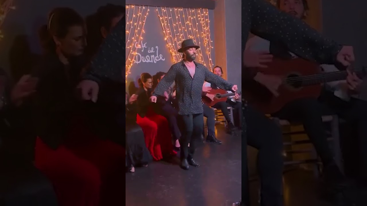 ¡Con alegría! ¡Hoy el segundo pase de la semana en el tablao de flamenco del café del duende!