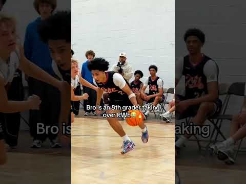 Only an 8th grader btw…😱😭 #fyp #aau #rwe #madehoops #basketball #camwilder