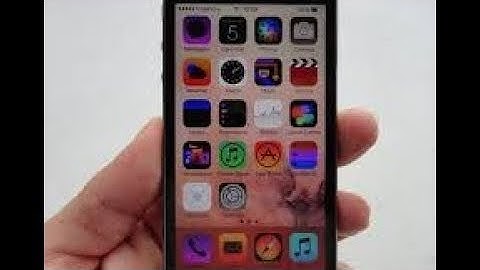 How To Change iPhone XR Screen Black And White Or Invert Colors