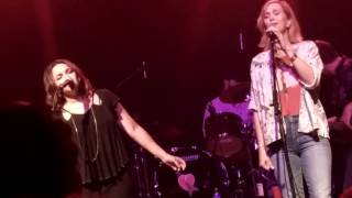Norah Jones with Kristen Wiig "You Don't Know How It Feels" (Tom Petty and The Heartbreakers Cover)