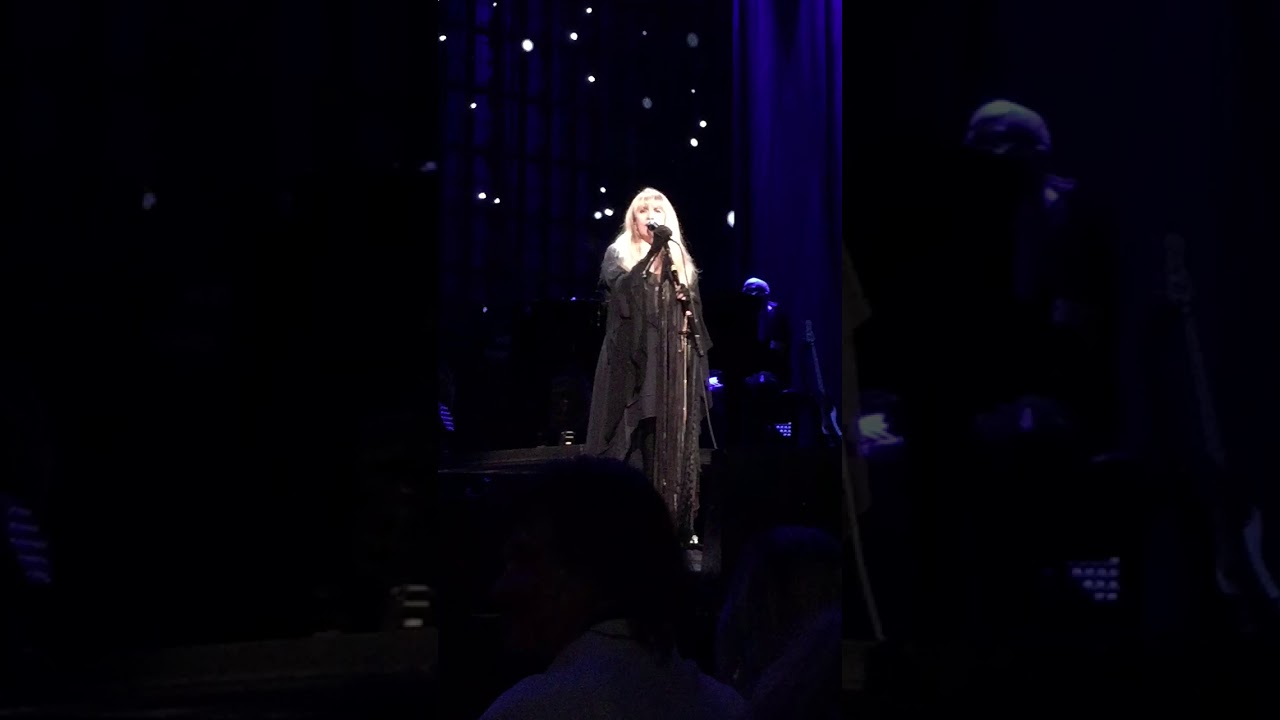 Stevie Nicks St Charles Family Arena 9/13/2017 adlı videoyu YouTube'da izle Stevie Nicks St Charles Family Arena 9/13/2017 adlı videoyu YouTube'da izle