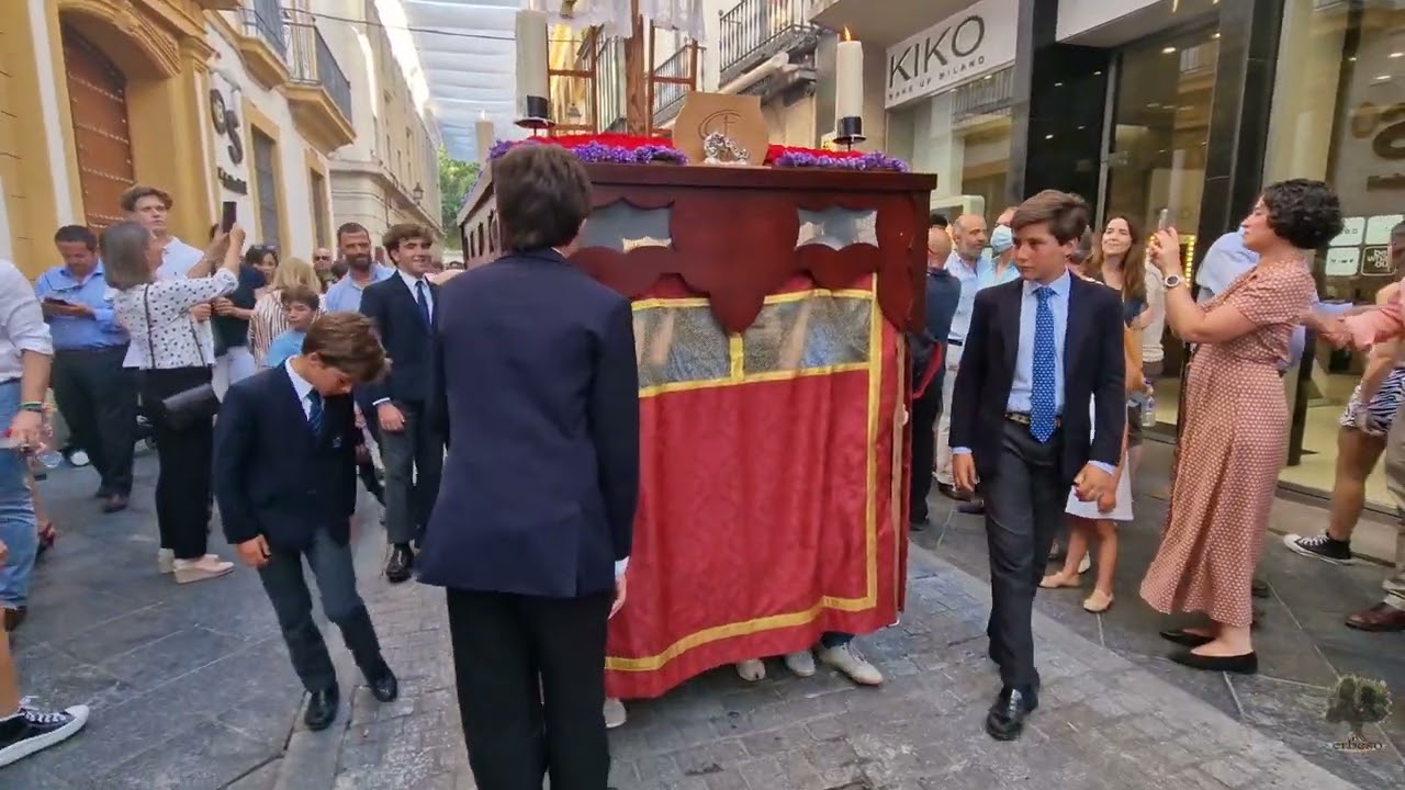 Cruz de Mayo del Colegio Highlands