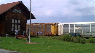 NS #1067 Reading Heritage Unit trailing NS 18N through Annville, PA