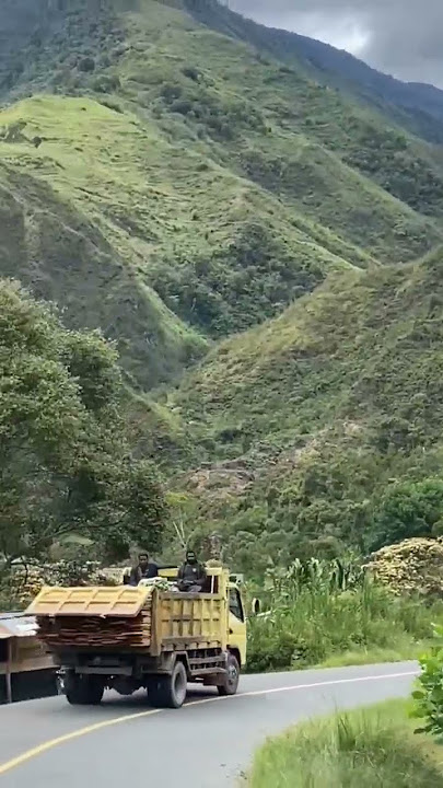 indahnya pegunungan puncak jaya #papua #tingginambut #tni